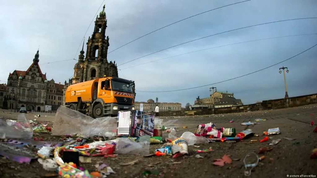 عشرة آلاف شاب مسلم يشاركون في حملة تنظيف 240 مدينة ألمانية في رأس السنة