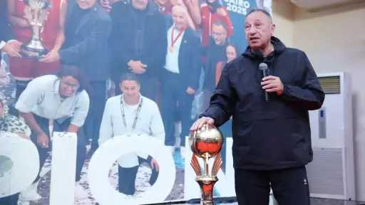 مدحت شلبي يوضح كواليس تصريحاته بشأن صحة محمود الخطيب