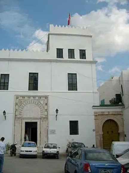 العثور على قطع نقدية وأثرية 