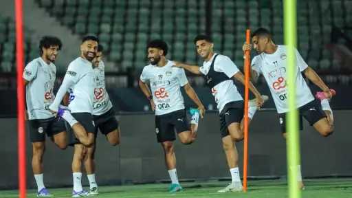 منتخب مصر يرتدي القميص الأحمر أمام زيمبابوي وجنوب أفريقيا.. والأبيض أمام أنجولا