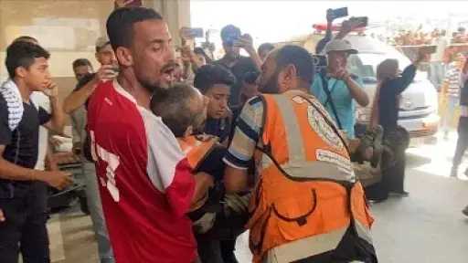 الدفاع المدني بغزة: انتشال 5 شهداء وجرحى من داخل مدرسة بحيّ التفاح