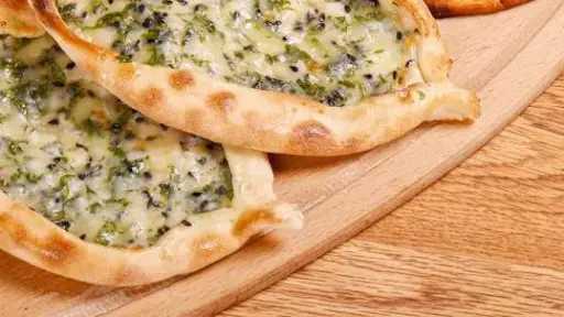 طريقة عمل فطائر بالجبنة والزعتر