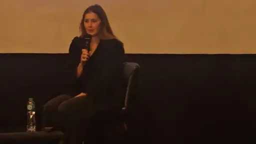 عائشة بن أحمد تكشف كواليس «بدون سابق إنذار» وتأثيره النفسي عليها في مهرجان القاهرة للفيلم القصير