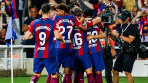 تشكيل برشلونة أمام فياريال في الدوري الإسباني.. من يقود الهجوم؟