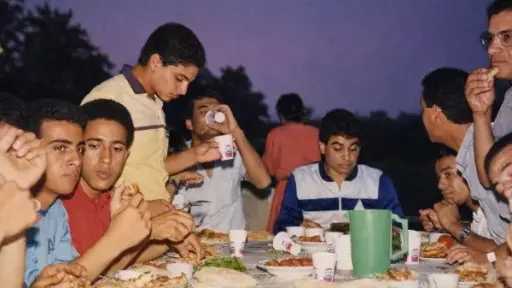 أشرف عبدالباقي يستعيد ذكريات رمضان بصورة نادرة ويكشف كواليس تعاونه الأول مع ابنته في ”ولد بنت شايب”