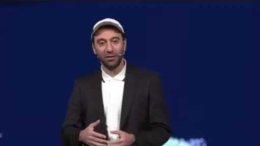 محمد سلام يستعيد ذكريات طفولته في أحياء القاهرة الشعبية ويكشف تفاصيل نجاحه الفني بين ”كارثة طبيعية” و” الكبير أوي”