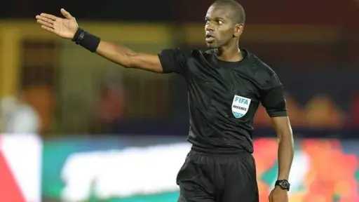صافرة سنغالية تقود مباراة مصر وزيمبابوي اليوم في أمم إفريقيا 2025