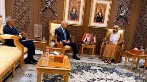 تفاصيل زيارة ”كامل الوزير” لمسقط