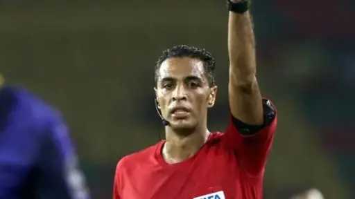 أمين عمر وأبو الرجال يديران مباراة الكاميرون والجابون في أمم أفريقيا