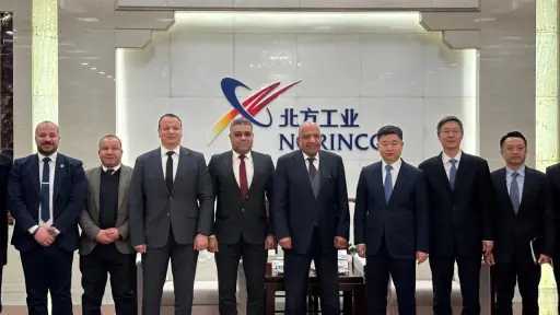 وزير الكهرباء يستهل زيارته إلى الصين بلقاء رئيس مجموعة نورينكو لبحث التعاون المشترك