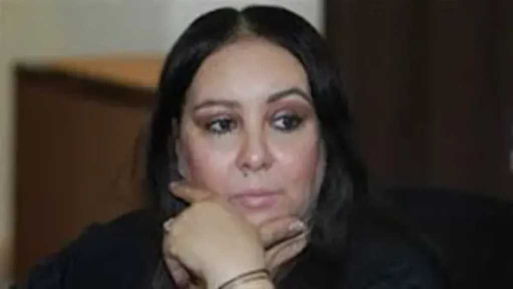 جميلة ويفي تناشد المسؤولين لإنقاذ والدتها هناء عطية بعد تدهور حالتها الصحي