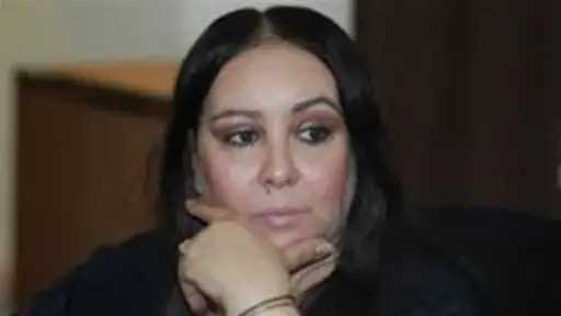 جميلة ويفي تناشد المسؤولين لإنقاذ والدتها هناء عطية بعد تدهور حالتها الصحي