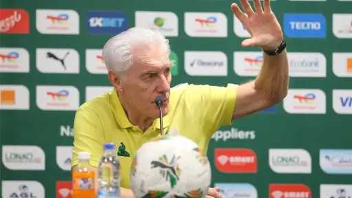مدرب جنوب إفريقيا: مواجهة مصر أصعب.. وعدم الخسارة نتيجة جيدة