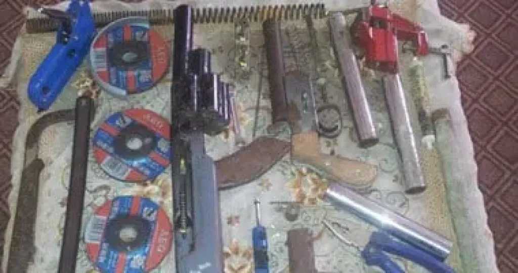 ضبط ورشة لتصنيع الأسلحة في قنا