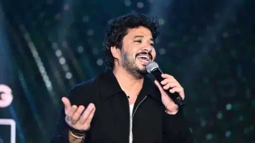 مصطفى حجاج يشعل حفلات الكريسماس بالعاصمة الجديدة