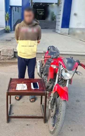 ضبط مرتكب سرقة دراجة نارية ومبلغ مالي بالإسكندرية بعد حادث مروري