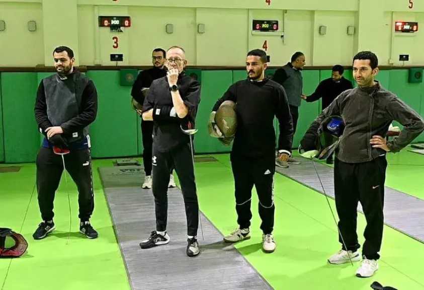 اتحاد السلاح يستعين بخبير بولندي لتبادل الخبرات الفنية في سلاح السيف