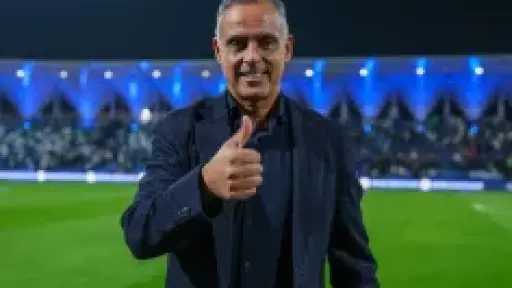 الفتح بقيادة جوميز يهزم أهلي جدة ويمنحه أول خسارة في دوري روشن