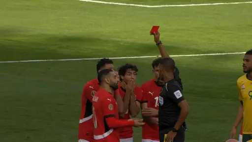 طرد محمد هاني أمام جنوب إفريقيا في كأس الأمم