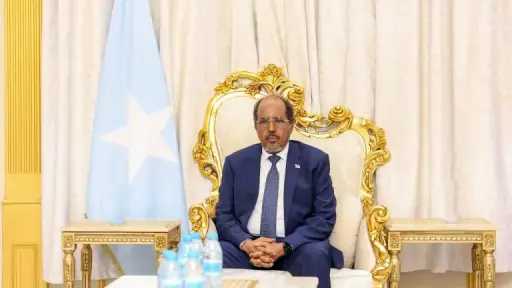 رئيس الصومال: الدفاع عن وحدة البلاد يستلزم توحيد... رئيس الصومال: الدفاع عن وحدة البلاد يستلزم توحيد قوى الشعب الصومالي وعقوله