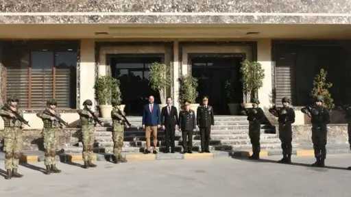 ليبيا.. رئيس الأركان التركي يشارك في مراسم تشييع الوفد العسكري