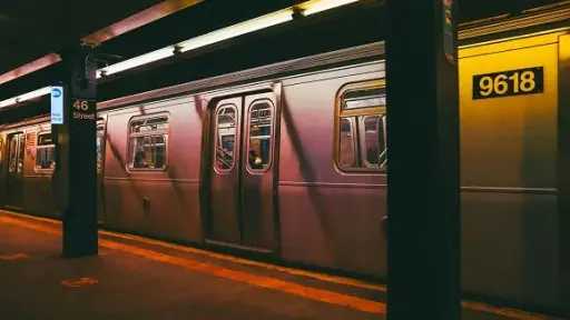 مترو نيويورك يطوي صفحة بطاقة ركوب المترو ويتحول... مترو نيويورك يطوي صفحة بطاقة ركوب المترو ويتحول بالكامل إلى نظام الدفع اللاتلامسي