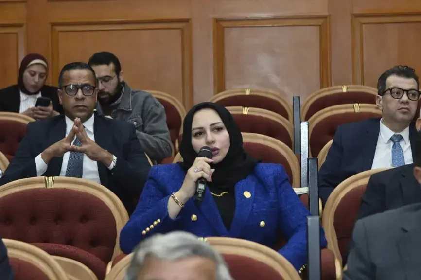 برلمانية تطالب بزيادة مساحة وحدات ابني بيتك.. ووزير الإسكان: ليس لدينا مانع وطبقنا النموذج في القاهرة الجديدة