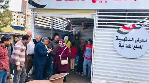 محافظ الدقهلية يتفقد المعرض الدائم للسلع الغذائية بحي شرق المنصورة