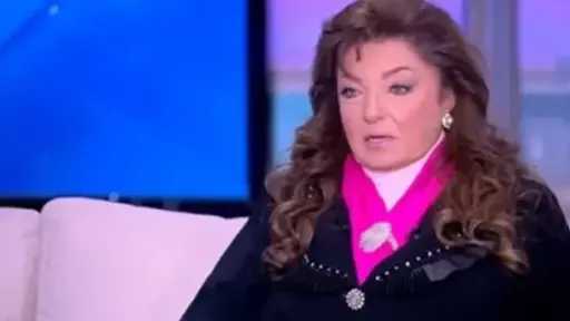 هدى رمزي: اعتزالي جاء بعد تفكير طويل ولن أعود للفن مرة أخرى