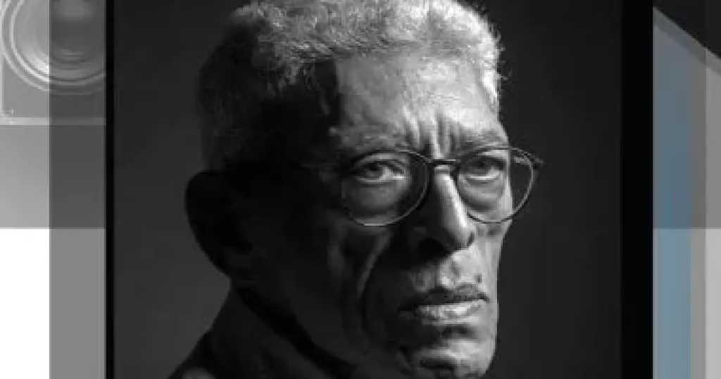 إلهام شاهين وخالد يوسف وإيناس عبد الدايم يشاركون فى عزاء المخرج داوود عبد السيد