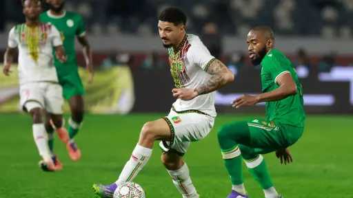 مالي يتعادل سلبيًا أمام جزر القمر ويتأهل لدور الـ 16 بكأس الأمم الإفريقية