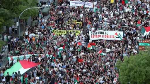 إسبانيا تفرض سحب إعلانات تروج لأماكن لإقامة السياح... إسبانيا تفرض سحب إعلانات تروج لأماكن لإقامة السياح في الأراضي الفلسطينية المحتلة