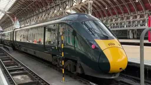 يوروستار تحث المسافرين على عدم السفر بسبب تعطل حركة القطارات عبر نفق القنال الإنجليزي