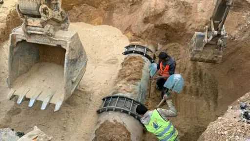 جهاز القاهرة الجديدة: إنهاء إصلاح كسر خط صرف... جهاز القاهرة الجديدة: إنهاء إصلاح كسر خط صرف التسعين الجنوبي في وقت قياسي