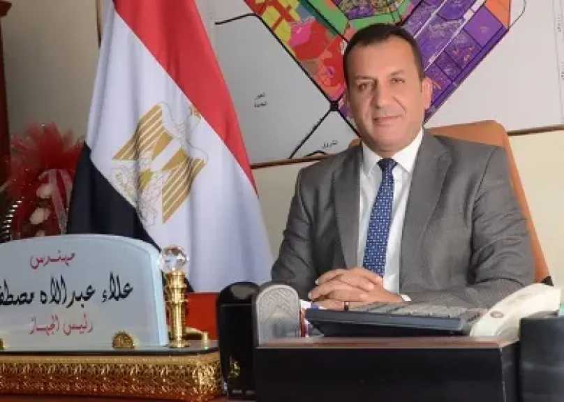 رئيس جهاز العاشر يوضح حقيقة إزالة أشجار الفيكس بمسار القطار الكهربائي