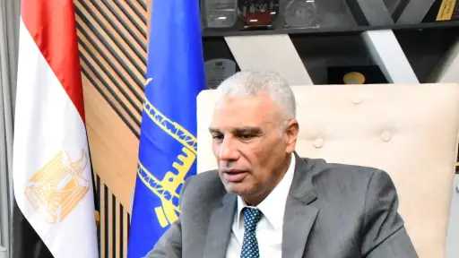 محافظ أسوان يوجه باعتبار يومى السبت والأحد القادمين... محافظ أسوان يوجه باعتبار يومى السبت والأحد القادمين إجازة لطلاب المدارس التى بها مقار جولة الإعادة لانتخابات مجلس النواب