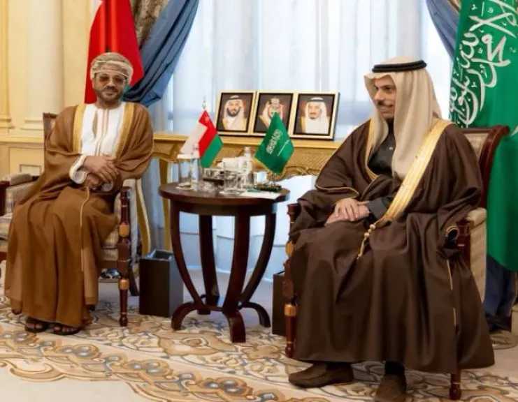 وزيرا خارجية عمان والسعودية يبحثان جهود احتواء التصعيد ودعم المسار السياسي اليمن