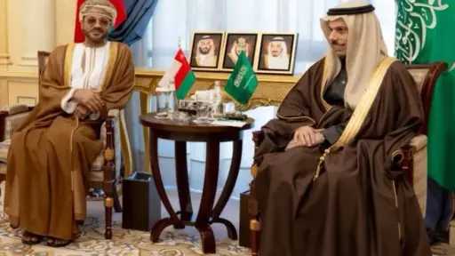 وزيرا خارجية عمان والسعودية يبحثان جهود احتواء التصعيد... وزيرا خارجية عمان والسعودية يبحثان جهود احتواء التصعيد ودعم المسار السياسي اليمن