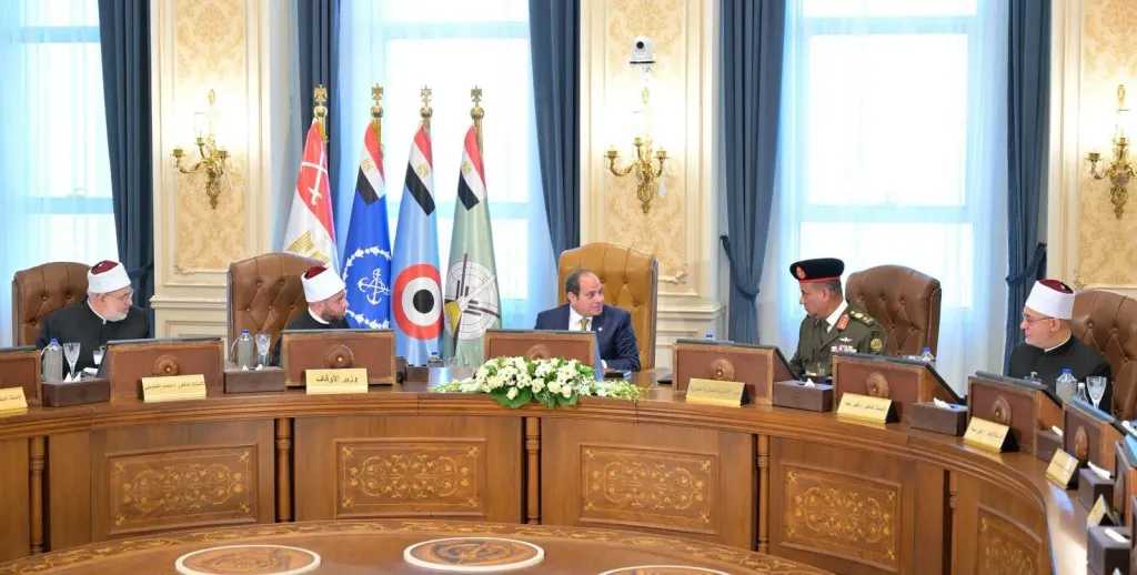 الرئيس السيسي يؤكد ضرورة التكاتف من أجل بناء معرفي وإنساني وأخلاقي وديني