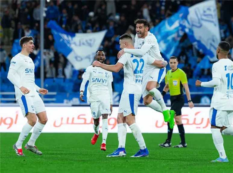 الهلال يفرض كلمته ويهزم الخلود بثلاثية في الدوري السعودي