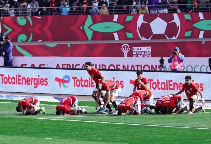 كيف يفكر حسام حسن في تشكيل منتخب الفراعنة أمام بنين؟.. شوبير يُجيب