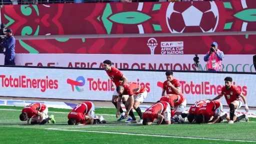 كيف يفكر حسام حسن في تشكيل منتخب الفراعنة أمام بنين؟.. شوبير يُجيب