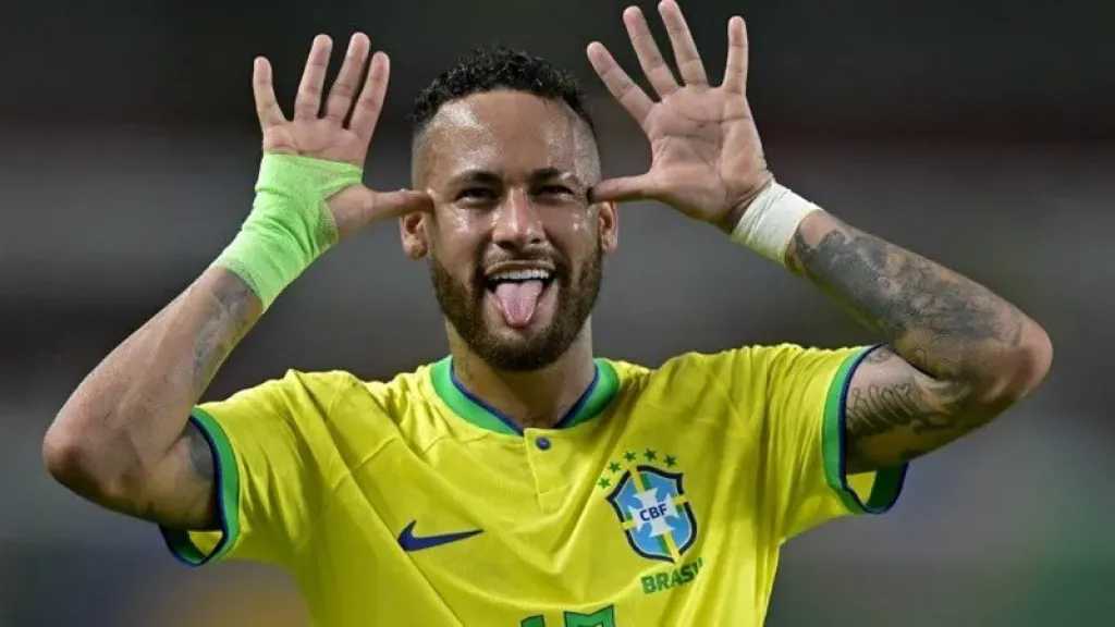 سانتوس يحسم ملف نيمار باتفاق طويل الأجل حتى نهاية 2026