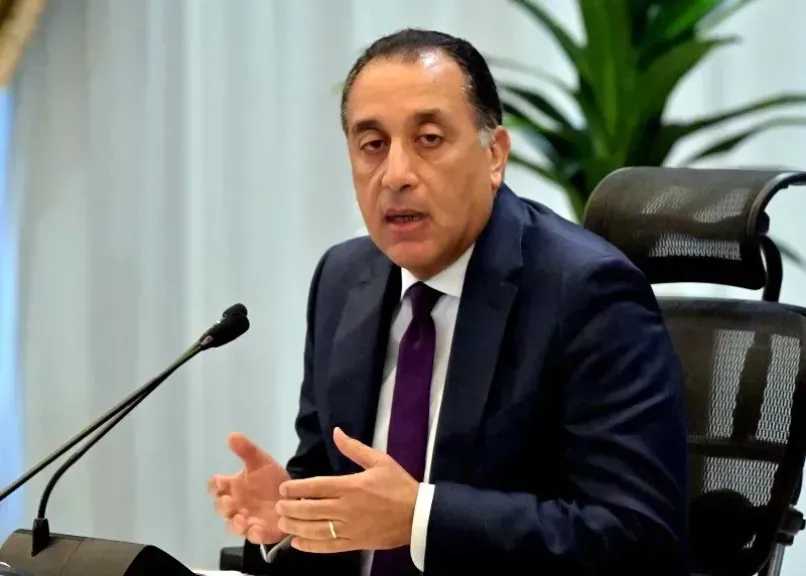 رئيس الوزراء يتفقد أعمال تطوير مصنع سيماف