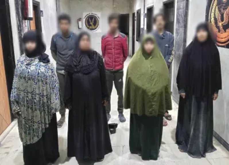 ضبط 4 رجال و7 سيدات لاستغلال  الأطفال فى أعمال التسول بالجيزة