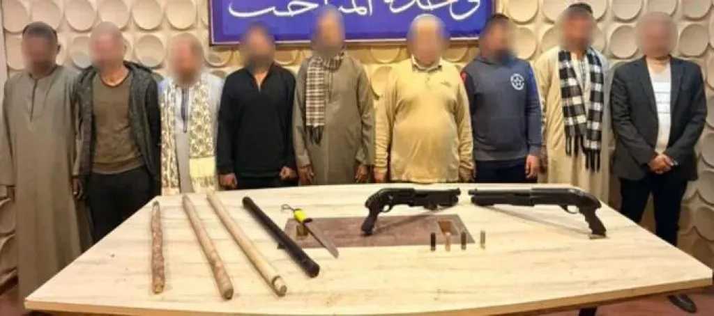 الأمن يضبط طرفي مشاجرة مسلحة بسبب خلافات على توريد مواد بناء بالقاهرة