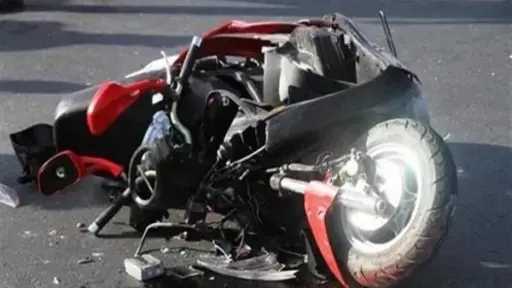 مصرع قائد دراجة بخارية في حادث تصادم مع تروسيكل بمزلقان رؤوف شمال أسوان