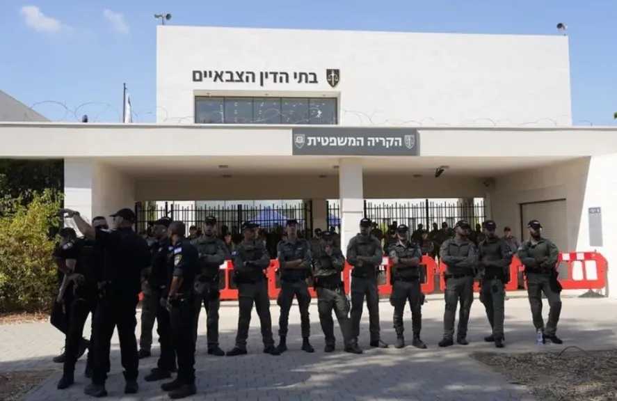 الشاباك يعلن اعتقال 4 أشخاص بزعم تهريب أسلحة عبر درون في النقب