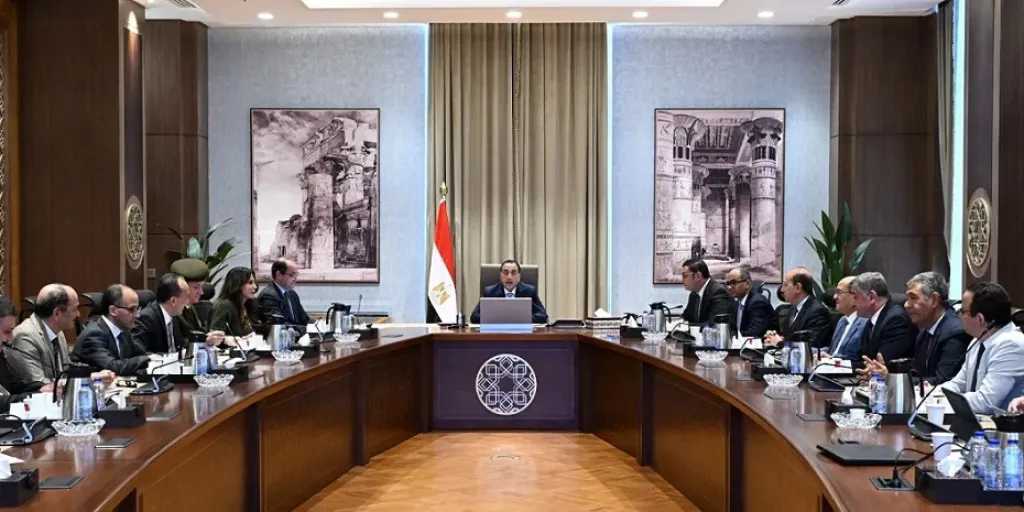 رئيس الوزراء يتابع الموقف التنفيذي لمشروعات المرحلة الأولى من حياة كريمة