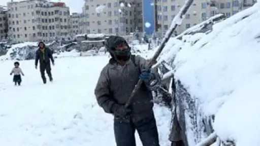 أفغانستان.. مصرع 17 شخصا جراء الثلوج والفيضانات